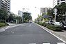 その他：敷地北西側の前面道路(南東側から)