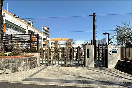 高陵中学校[公立]の外観