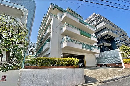 赤坂桧町公園アーバンライフの外観(東側から)