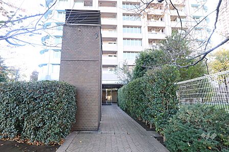 エントランスアプローチ(北側)
