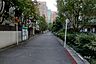 周辺：敷地南東側の前面道路