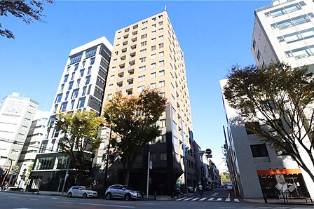 アクシア日本橋の外観(南西側から)