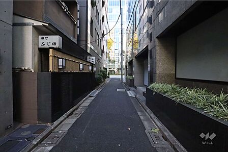 敷地北西側の前面道路
