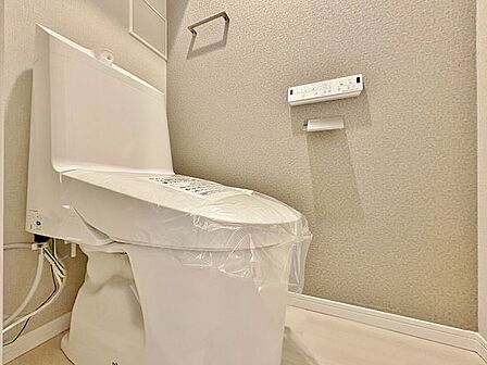 「ウォシュレット機能付き」優れた節水効果や汚れが付きにくい便座など、ほしかった機能が揃ったウォシュレット一体型トイレです。
