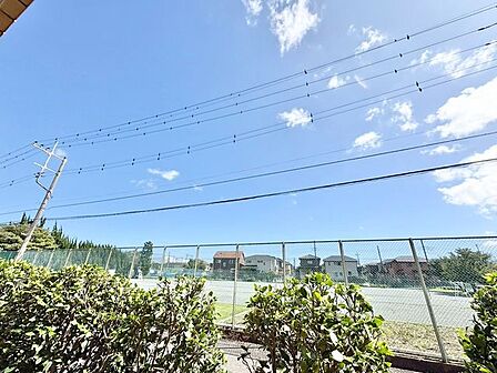 「眺望」穏やかな街並みを一望しながら、爽やかな風と柔らかく降り注ぐ陽光を感じて頂けます。