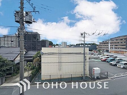 「眺望」穏やかな街並みを一望しながら、爽やかな風と柔らかく降り注ぐ陽光を感じて頂けます。
