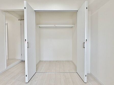 「収納」全ての居室にクローゼットを完備しております。