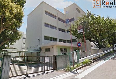 横浜市立希望が丘中学校 徒歩9分。 670m