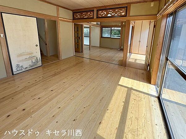 リビング/ダイニングを拡大表示