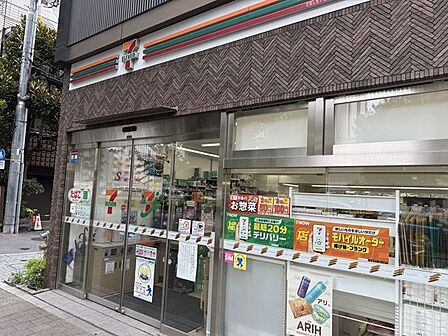 セブン-イレブン 北新宿1丁目店 50m