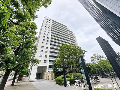 外観:存在感のある高層マンション 外観:存在感のある高層マンション