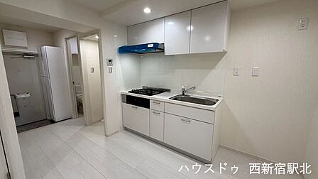 コンパクトなシステムキッチン