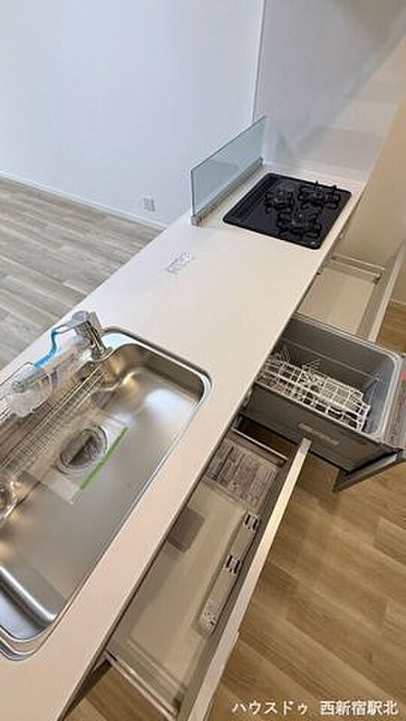 3口コンロや食洗機などが備わっていて毎日の家事効率◎
