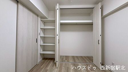 衣類や小物類もスッキリ収納できます♪