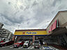 周辺：ヤオコーに隣接して「マツモトキヨシ川口朝日店」がございます。日用品やドラッグストア用品のお買い物が徒歩圏内で完結する、生活利便性の高い立地です。