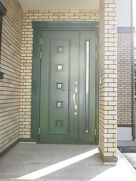 玄関を拡大表示