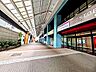 その他：建物の前には大屋根が掛けられており、雨の日も石川町駅まで傘不要でらくらくアクセスが可能です。