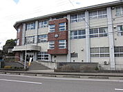 和歌山市立和歌浦小学校まで254m