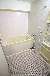 [風呂] 清潔感のある浴室です