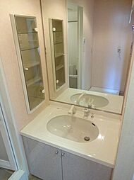 [洗面] 鏡も台も広いのでとても使いやすいです＊前回募集時の写真