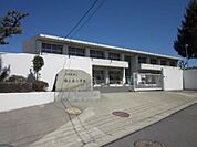 脇之島小学校 950m