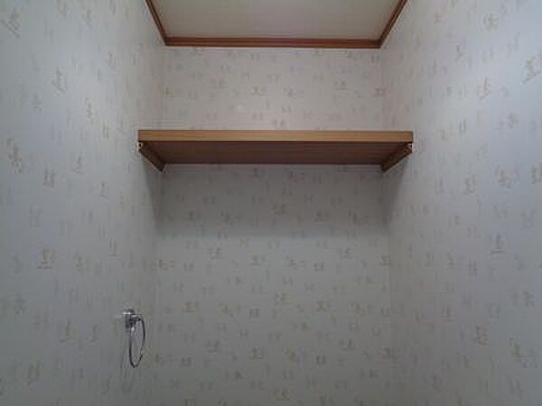 画像17:トイレ上部棚