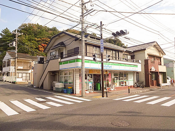 ファミリーマー...