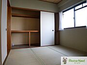 大きな収納で荷物もすっきり片付きます。