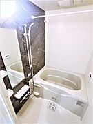 追い焚き機能付きのお風呂です。浴室乾燥、暖房、24時間換気機能付きです。