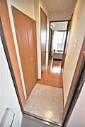 玄関から見たお部屋