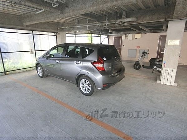 画像15:駐車場