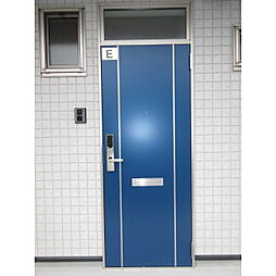 シャラン桜 H 2階1DKの室内