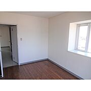 角部屋のみ西側に出窓があります