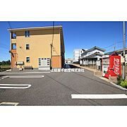 敷地内に駐車場をご用意しております