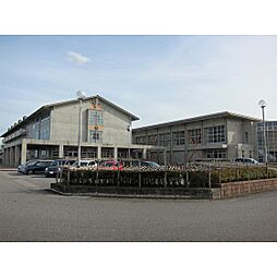 小学校「宮野小学校まで2100ｍ」