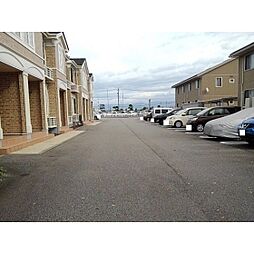 8 / 9