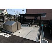 自転車置き場、ゴミ置き場