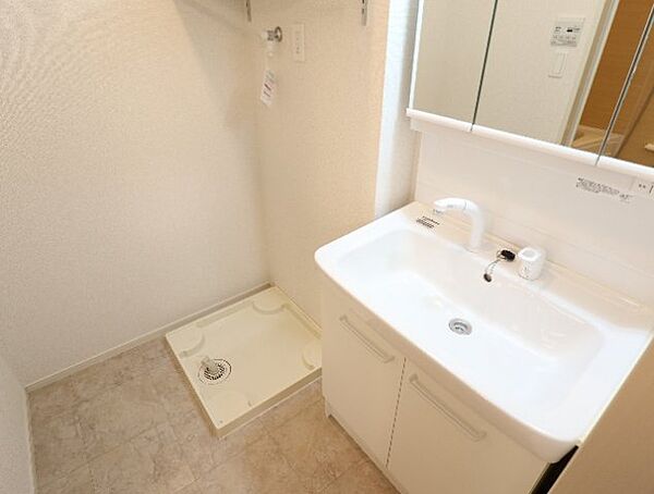 画像29:広い洗面スペース