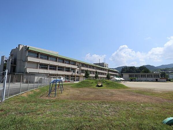画像13:【小学校】高取町立たかむち小学校まで825ｍ