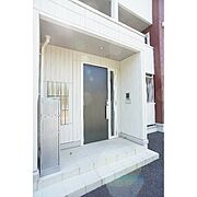 共用エントランスにはオートロックあり