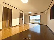 光が暮らしを明るくする部屋。
