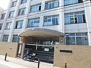 島屋小学校 607m