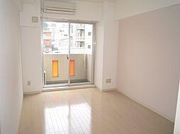 ストロベリーヒルズ阪大前 3階1Kのリビング/ダイニング