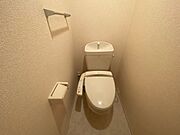 反転した間取りの室内写真