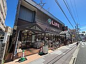 ライフ豊中店 132m