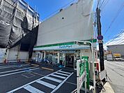 ファミリーマート 豊中本町店 378m