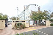 豊中市立新田南小学校 2606m