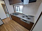 異なる号室の室内写真