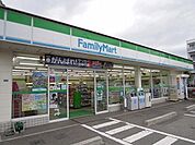 ファミリーマート箕面小野原東店 605m