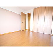 写真は別の部屋のものになります
